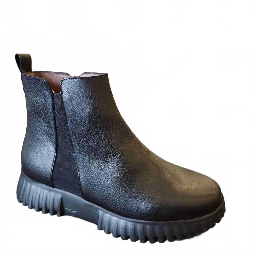 NEW WONDERS women's chelsea boot in black